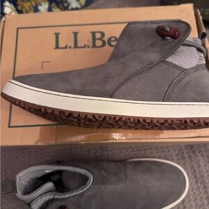 L.L. Bean women’s  Charcoal mountainside toggle boot